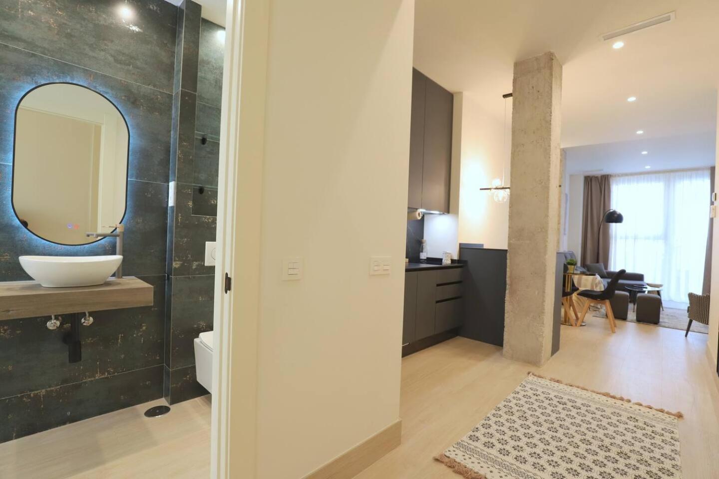 Apartamentos Orilla Del Bernabeu Madrid Kültér fotó