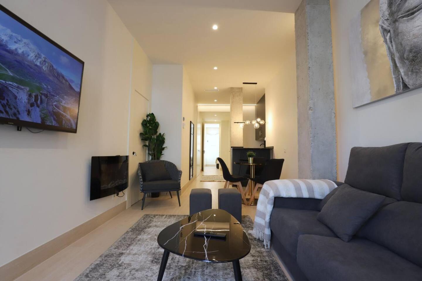 Apartamentos Orilla Del Bernabeu Madrid Kültér fotó