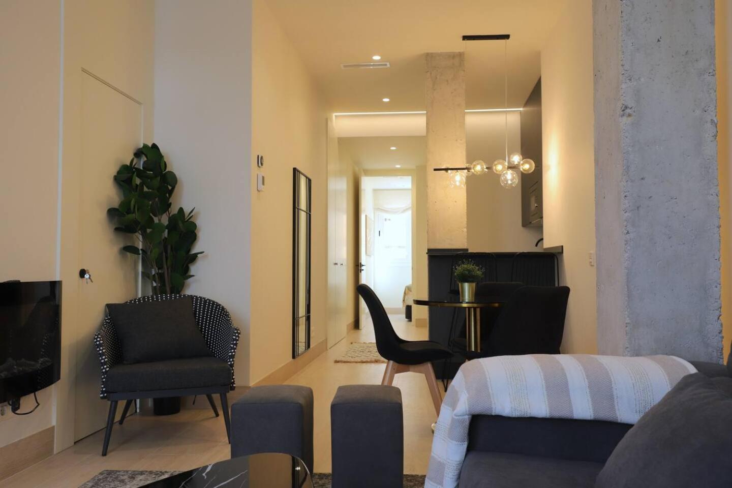 Apartamentos Orilla Del Bernabeu Madrid Kültér fotó