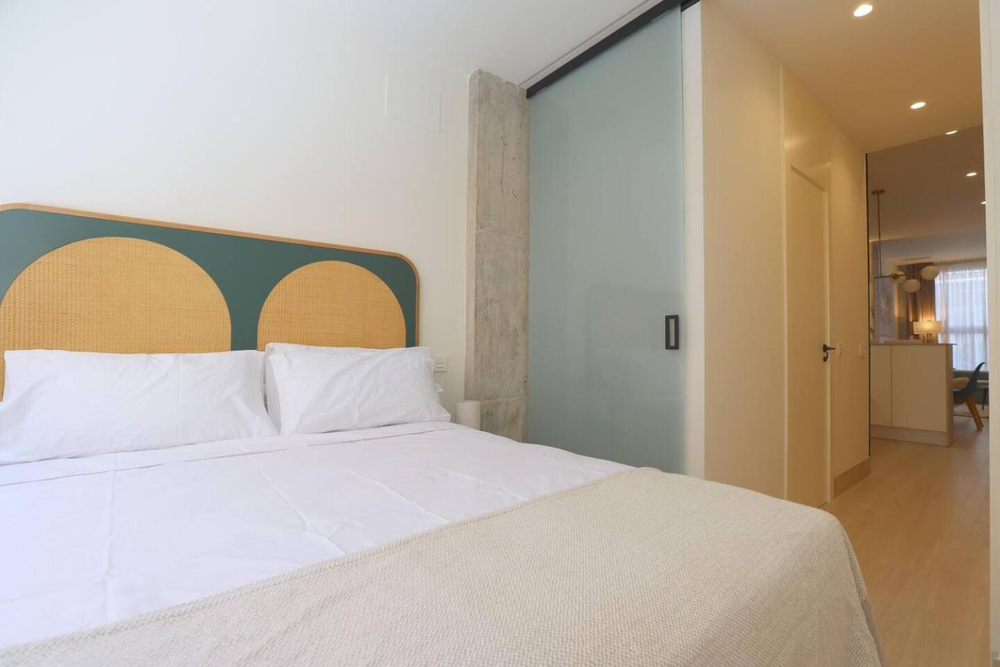 Apartamentos Orilla Del Bernabeu Madrid Kültér fotó