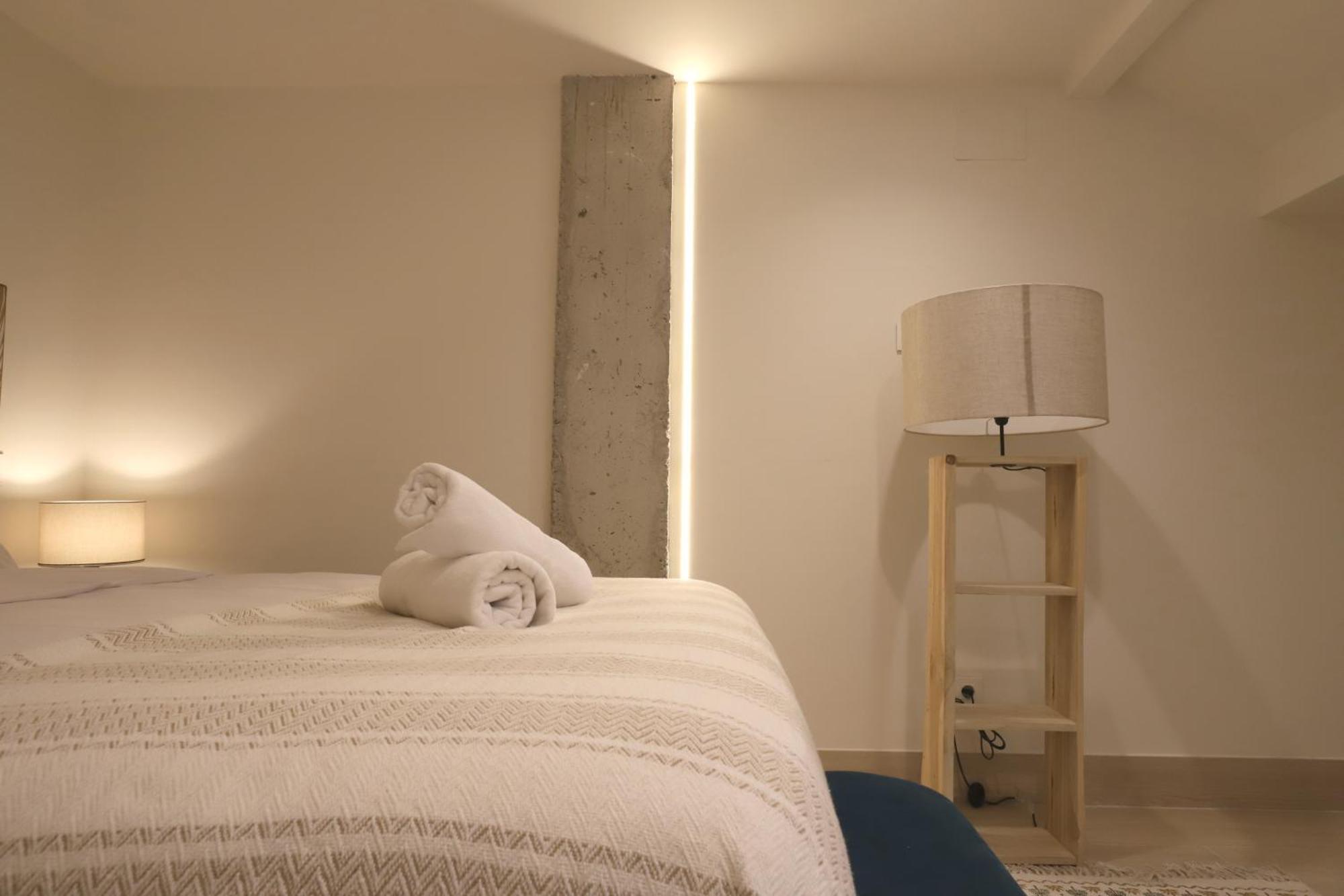 Apartamentos Orilla Del Bernabeu Madrid Kültér fotó